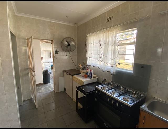 4 BEDROOM FREESTANDING FOR SALE IN PROTEA PARK